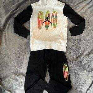 Boys Jordan outfit 5/6 little black mark left upper corner right corner in pic